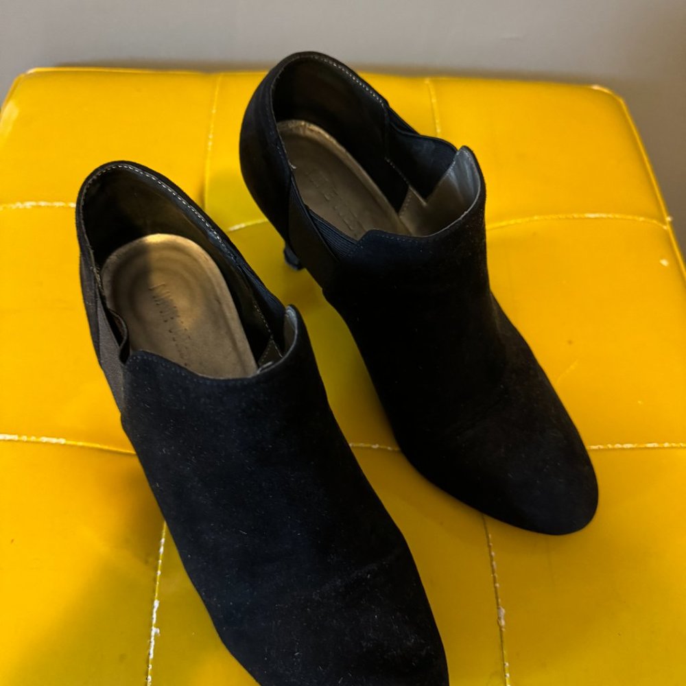 EUC Nine West Black Suede Booties Sz 9M - Picture 2 of 8
